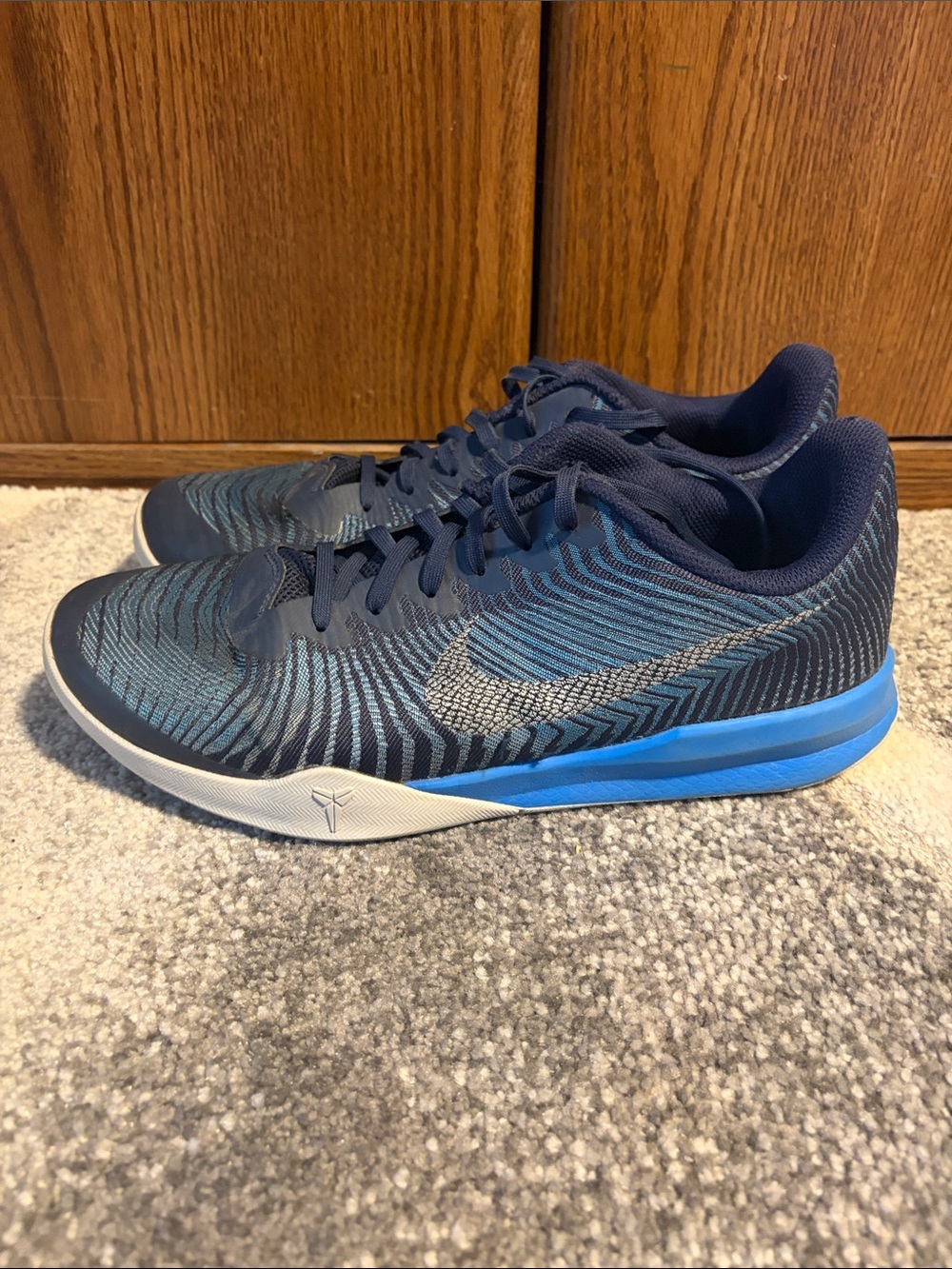 Kobe Bryant Nike Navy and Bright Blue Low-Top Basketball Shoes